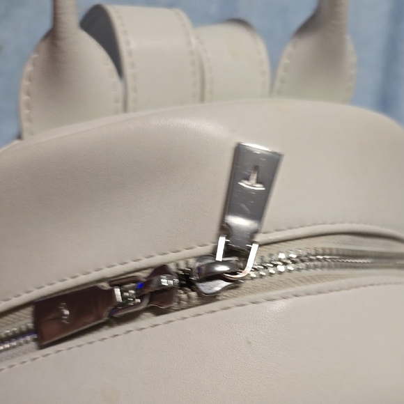 White Tesla mini brand backpack - Picture 6 of 16